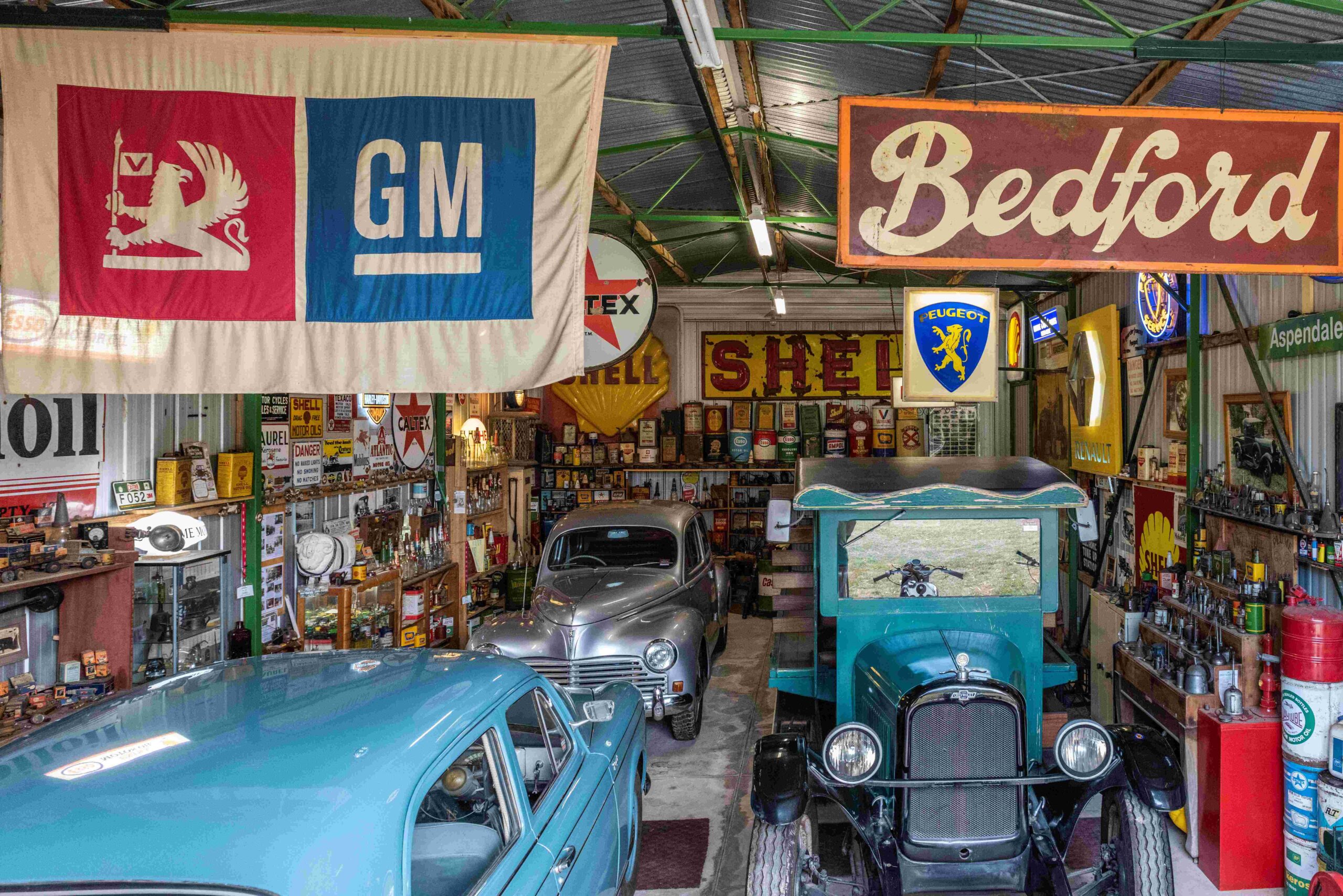 A Regional Victorian Collector’s Garage – Featuring Classic Cars, Motorcycles & Unreserved Garagenalia